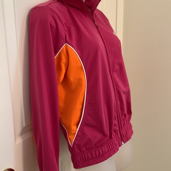 Puma pre loved jacket. Size small. - Picture 4 of 10